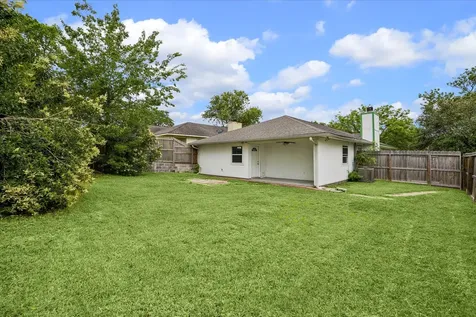 206 Lockett Street Brenham TX 77833