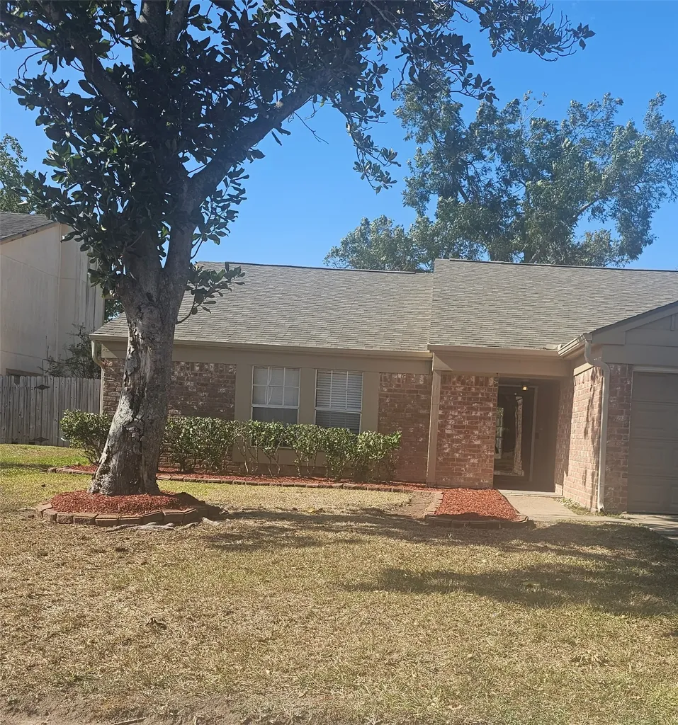 16718 Running Quail Court Houston TX 77489
