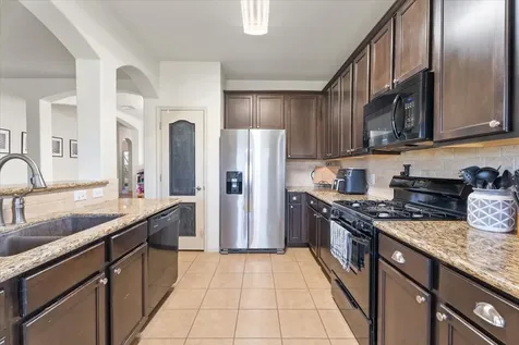 285 Country Crossing Circle Magnolia TX 77354