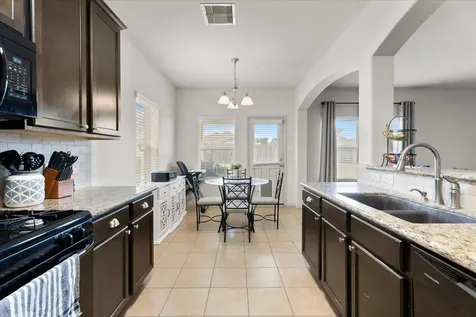 285 Country Crossing Circle Magnolia TX 77354