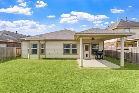 285 Country Crossing Circle Magnolia TX 77354