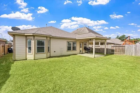 285 Country Crossing Circle Magnolia TX 77354