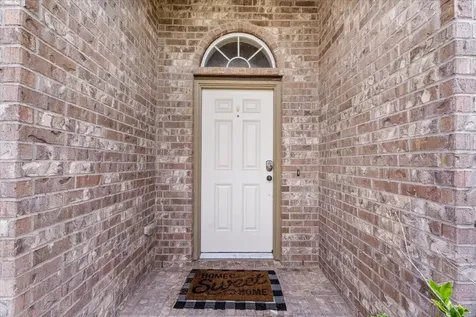 285 Country Crossing Circle Magnolia TX 77354