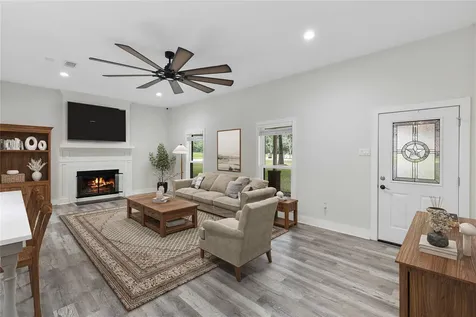 655 Avenue L Dickinson TX 77539