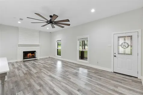 655 Avenue L Dickinson TX 77539