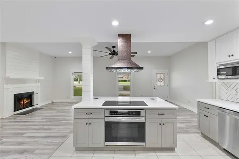 655 Avenue L Dickinson TX 77539