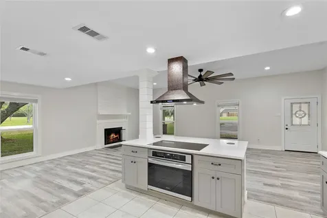 655 Avenue L Dickinson TX 77539