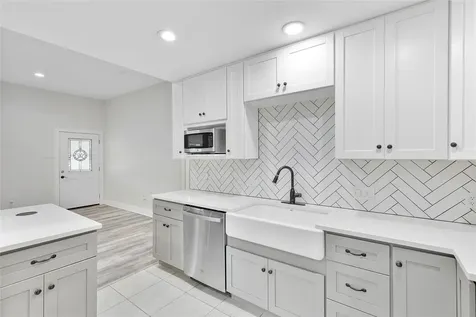 655 Avenue L Dickinson TX 77539