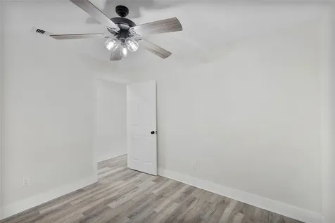 655 Avenue L Dickinson TX 77539