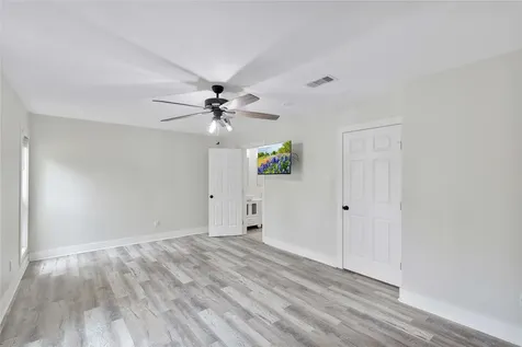 655 Avenue L Dickinson TX 77539
