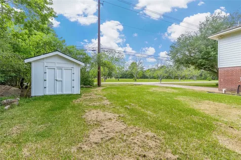 655 Avenue L Dickinson TX 77539