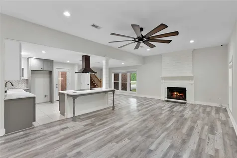655 Avenue L Dickinson TX 77539