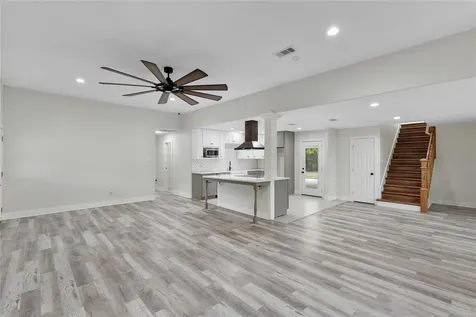 655 Avenue L Dickinson TX 77539