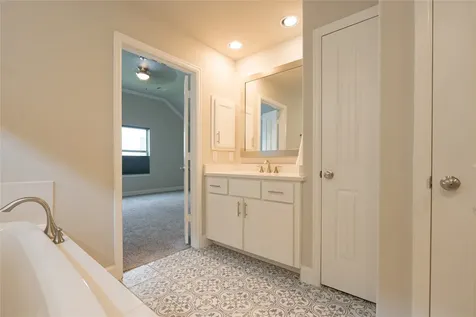4610 Center Street Houston TX 77007