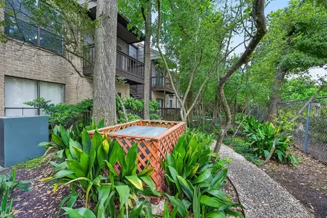 11711 Memorial Drive 305 Houston TX 77024