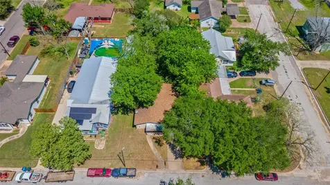 508 Victoria Avenue Navasota TX 77868