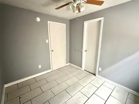 7018 1/2 Avenue F 6 Houston TX 77011