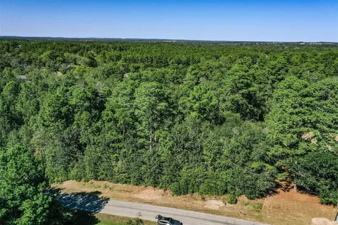 1.45 Acres Autumn Way Huntsville TX 77340
