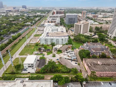 6 Briar Dale Court Houston TX 77027