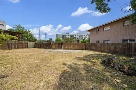 6 Briar Dale Court Houston TX 77027