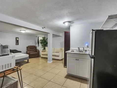 5019 Avenue M 1/2 Galveston TX 77551