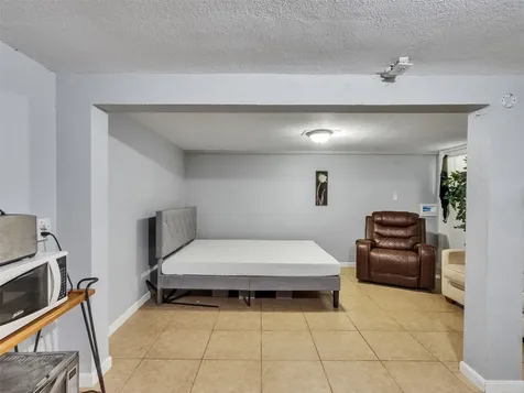 5019 Avenue M 1/2 Galveston TX 77551