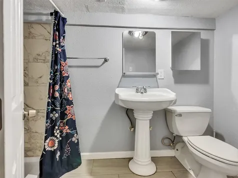 5019 Avenue M 1/2 Galveston TX 77551