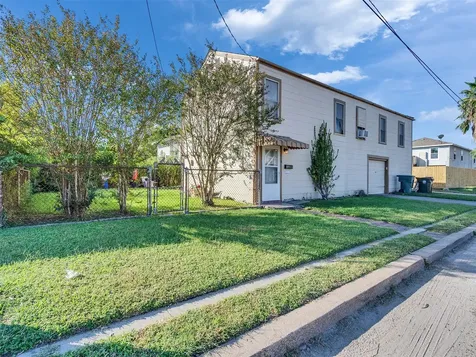 5019 Avenue M 1/2 Galveston TX 77551