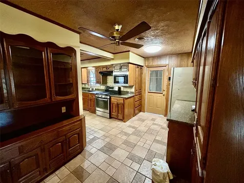 3308 Avenue B Nederland TX 77627