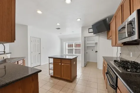 2008 Sandy Bank Lane Pearland TX 77581