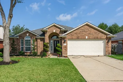 2008 Sandy Bank Lane Pearland TX 77581