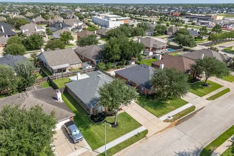 2008 Sandy Bank Lane Pearland TX 77581