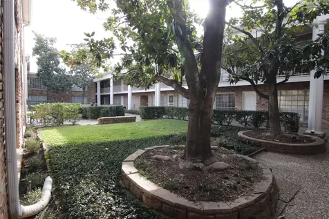 2101 Fountain View Drive 35 Houston TX 77057