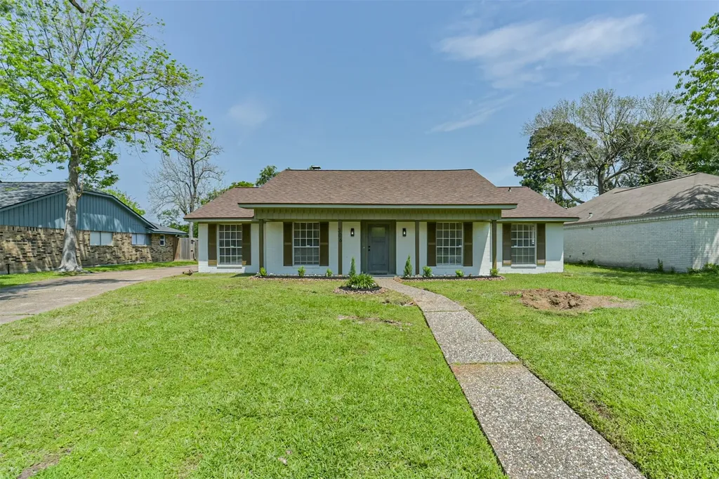 306 Red Bud Lane Baytown TX 77520