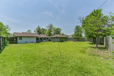 306 Red Bud Lane Baytown TX 77520