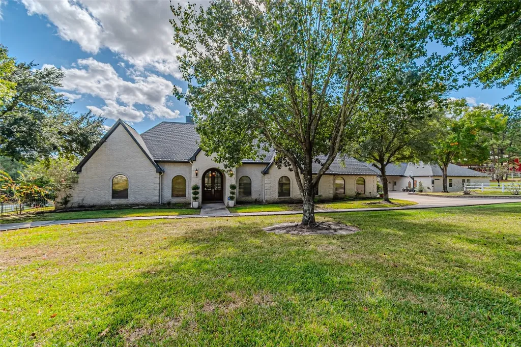 15569 Crown Oaks Drive Montgomery TX 77316