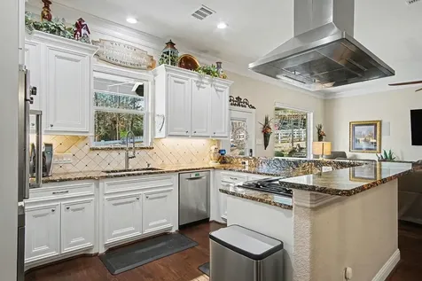 15569 Crown Oaks Drive Montgomery TX 77316