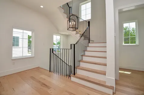 204 Burr Street G Houston TX 77011