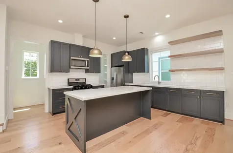 204 Burr Street G Houston TX 77011