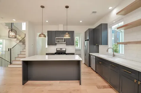 204 Burr Street G Houston TX 77011
