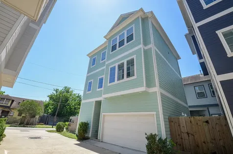 204 Burr Street G Houston TX 77011