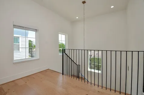 204 Burr Street G Houston TX 77011