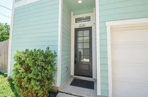 204 Burr Street G Houston TX 77011