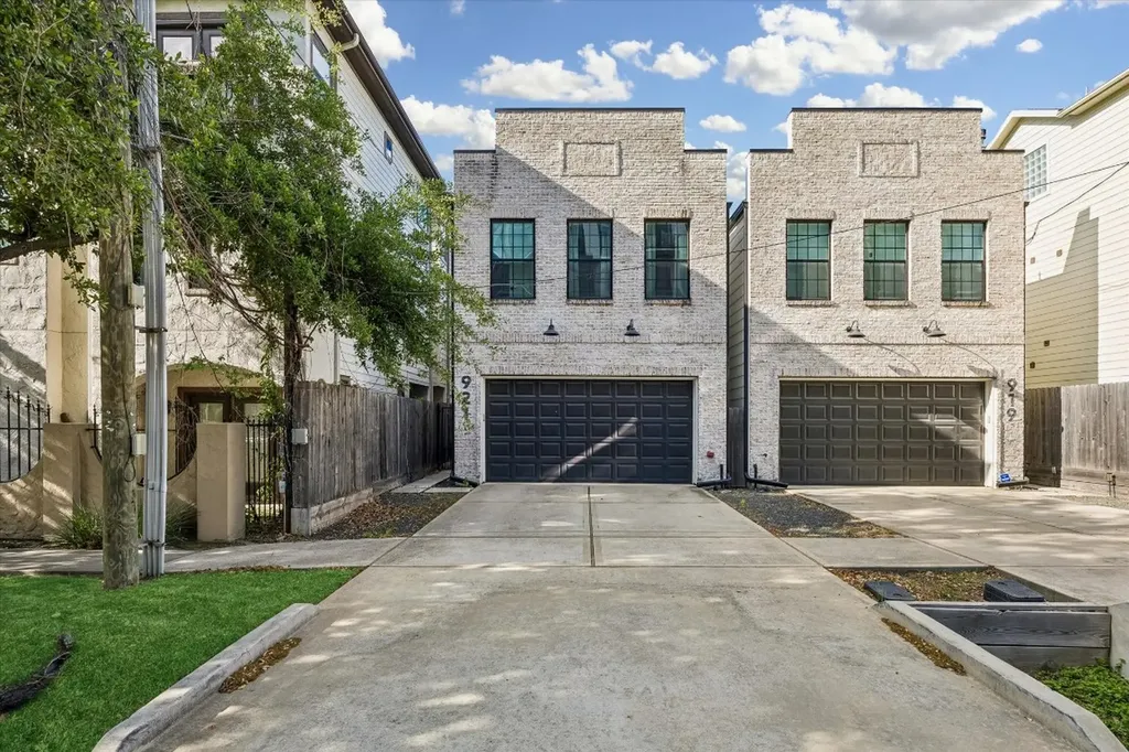 921 W 21st Street Houston TX 77008