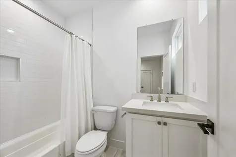 921 W 21st Street Houston TX 77008