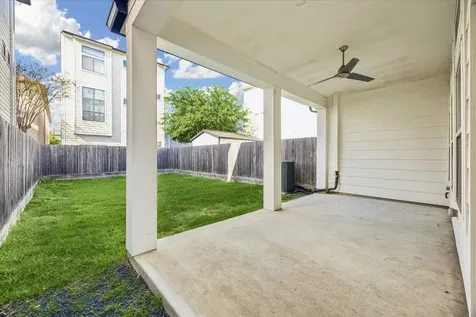 921 W 21st Street Houston TX 77008