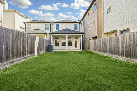 921 W 21st Street Houston TX 77008