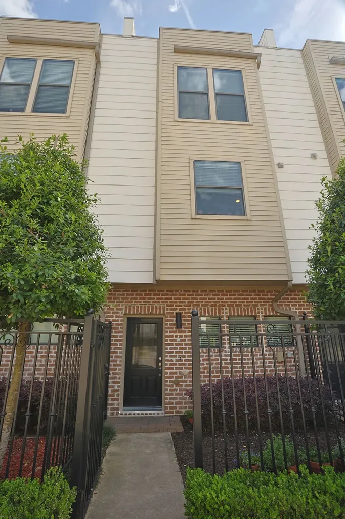3950 Floyd Street 4 Houston TX 77007