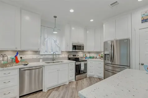 2408 Sandpiper Crystal Beach TX 77650