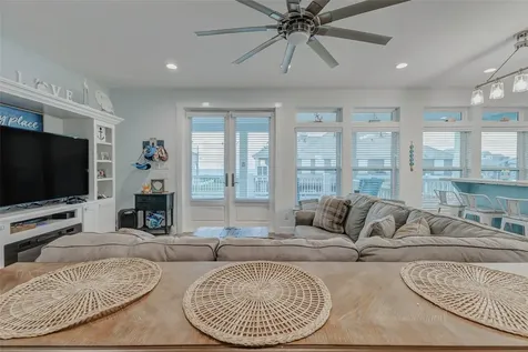 2408 Sandpiper Crystal Beach TX 77650